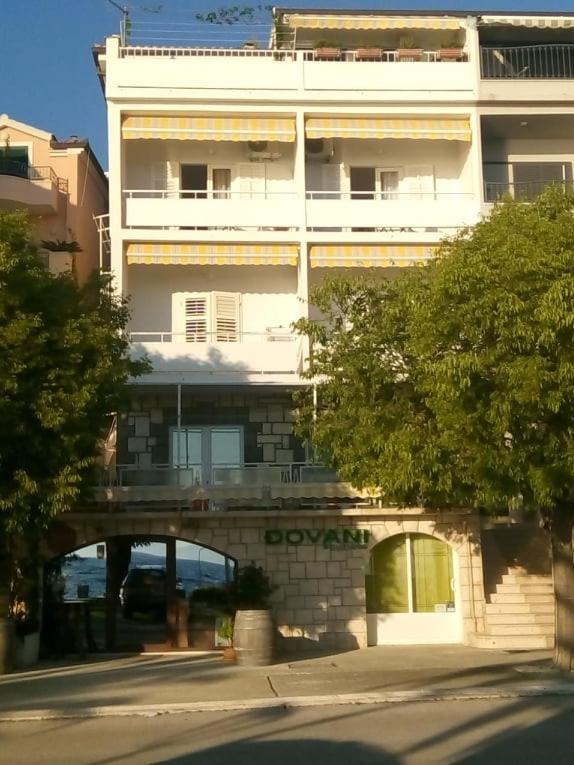 Apartments And Rooms Niksa Podgora Ngoại thất bức ảnh