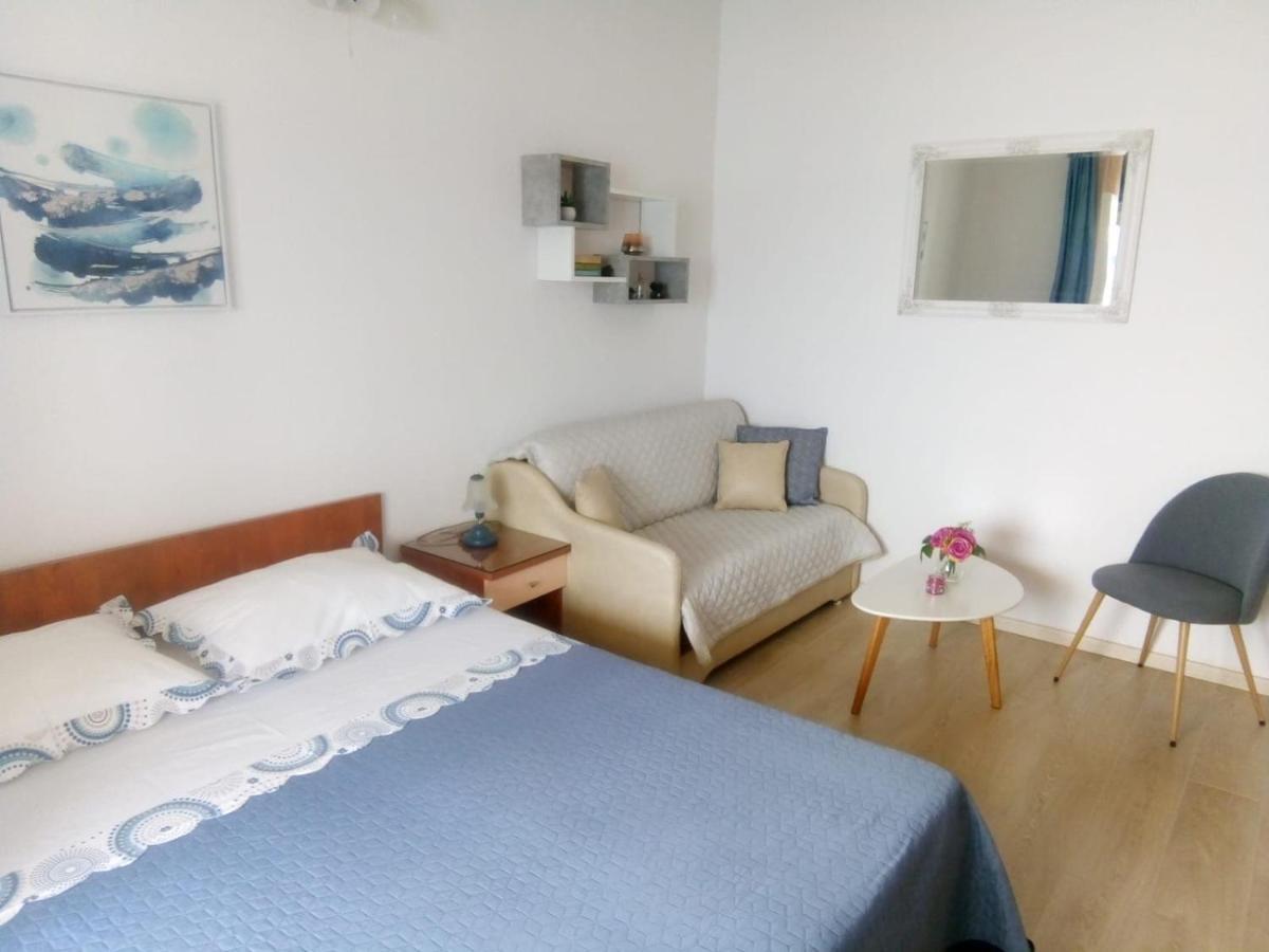 Apartments And Rooms Niksa Podgora Ngoại thất bức ảnh
