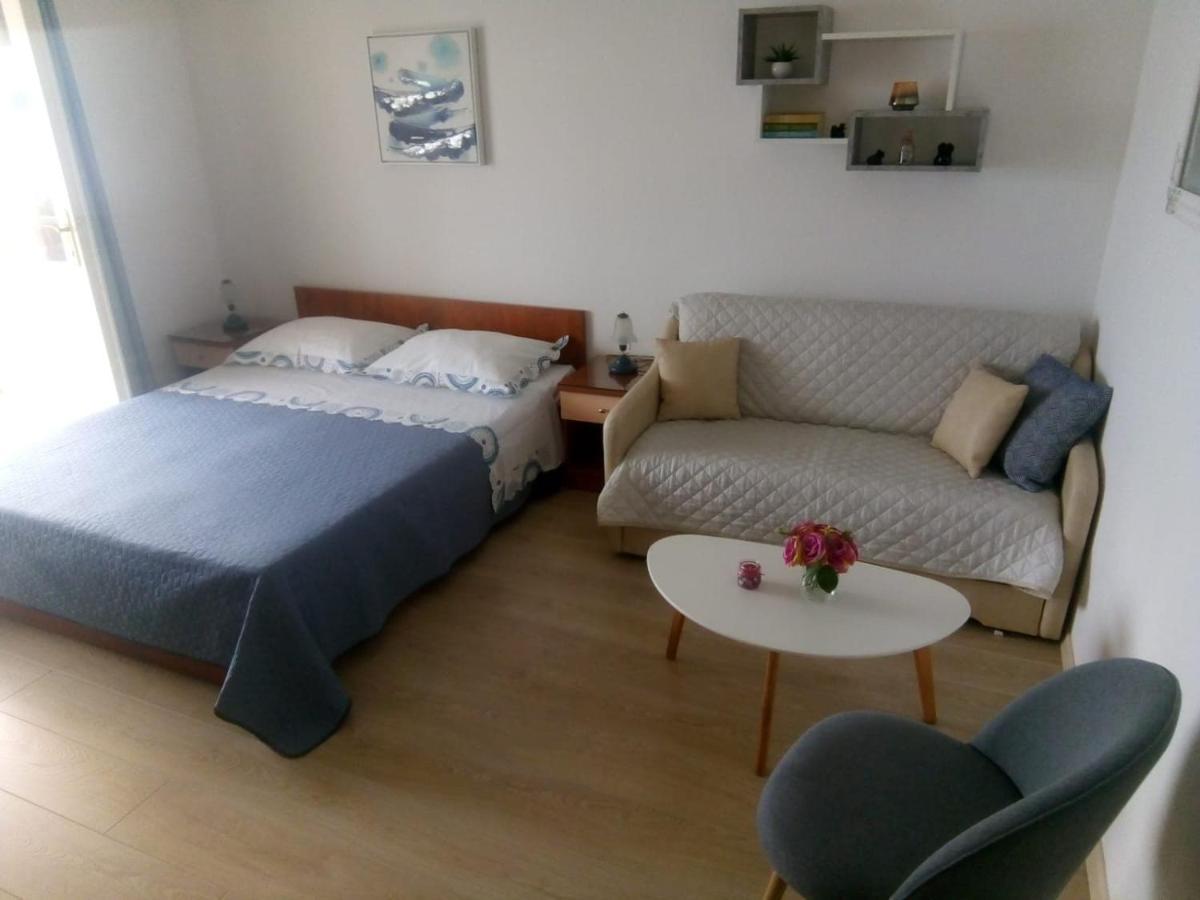 Apartments And Rooms Niksa Podgora Ngoại thất bức ảnh